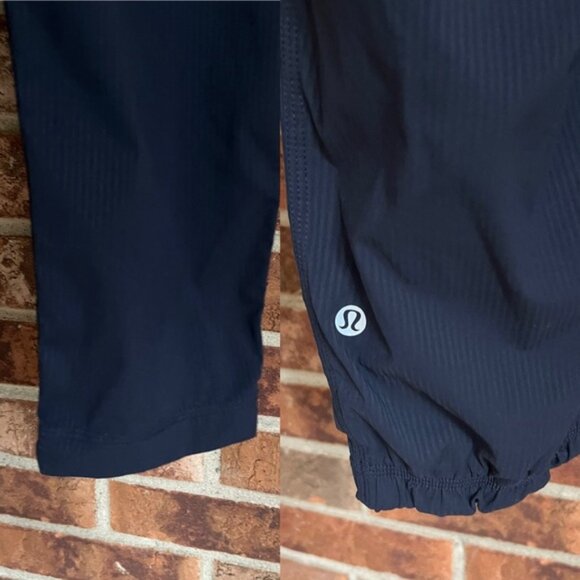 Lululemon Dance Studio Crop  Il Unlined 20"  Inkwell EUC - Picture 9 of 15